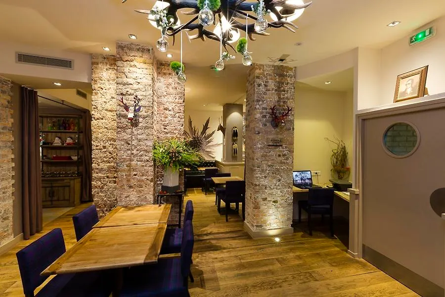 Hotel Brittany 3*